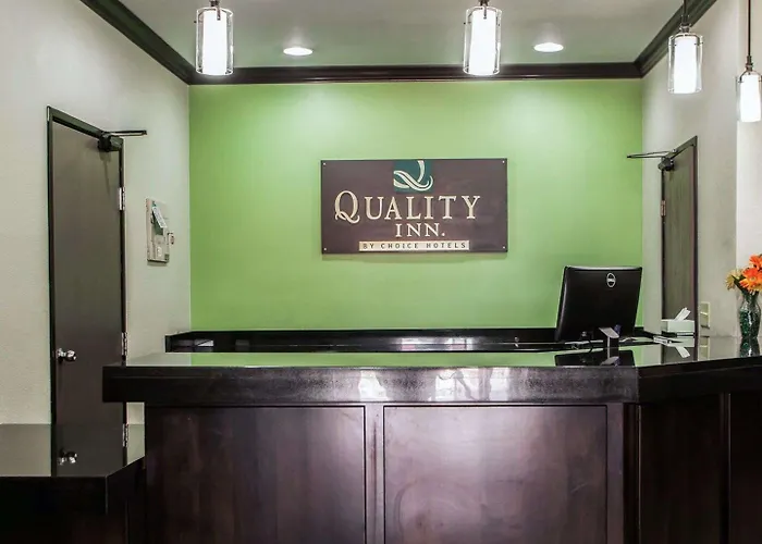 Quality Decatur Inn Forsyth