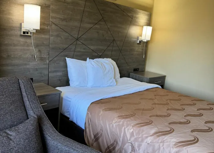 Inn Quality Decatur 3*