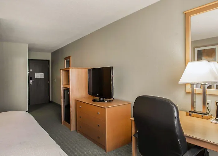 Inn Quality Decatur 3*