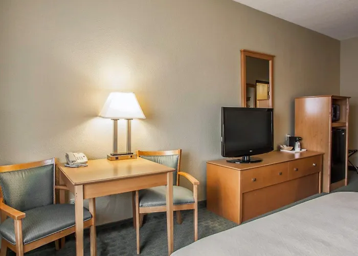 Inn Quality Decatur 3*
