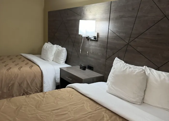 Inn Quality Decatur 3*