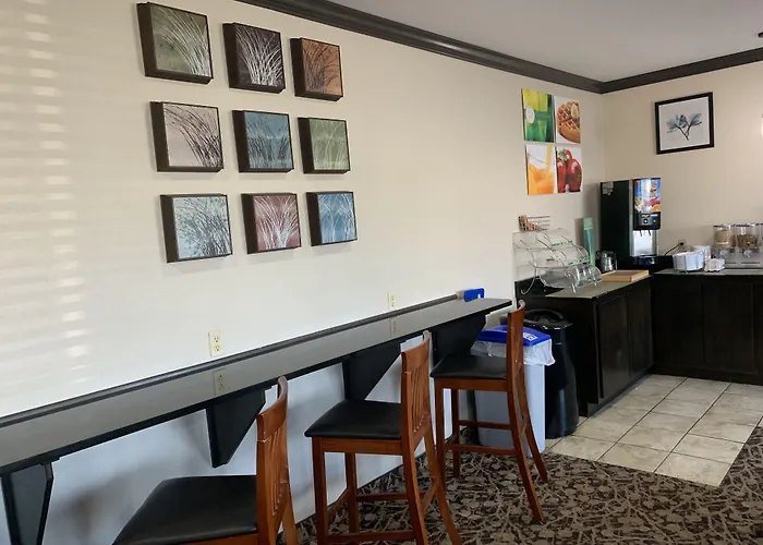 Quality Decatur Inn 3*