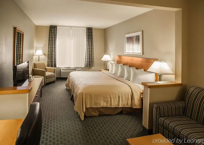 Inn Quality Decatur 3*